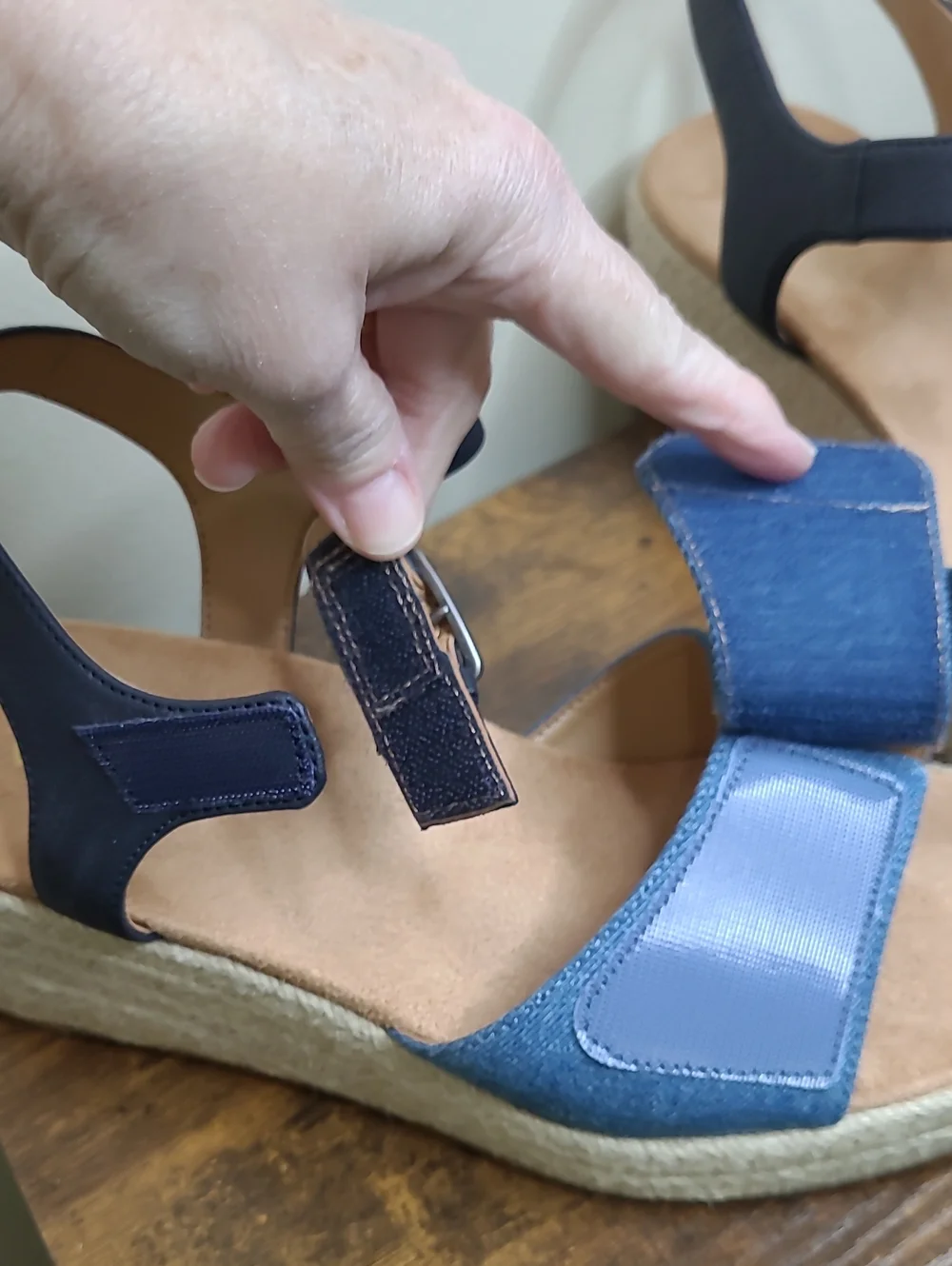 Vionic SABLE Blue Denim & Navy Blue Wedge Espadrille Sandals size 9